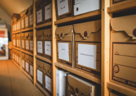 Innenansicht der Umweltbibliothek Großhennersdorf