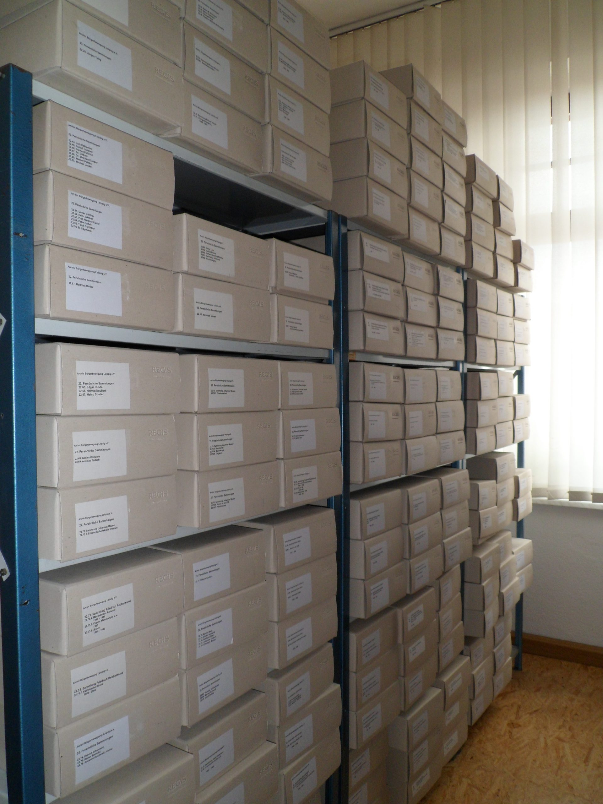 Magazinraum des Archivs Bürgerbewegung Leipzig
